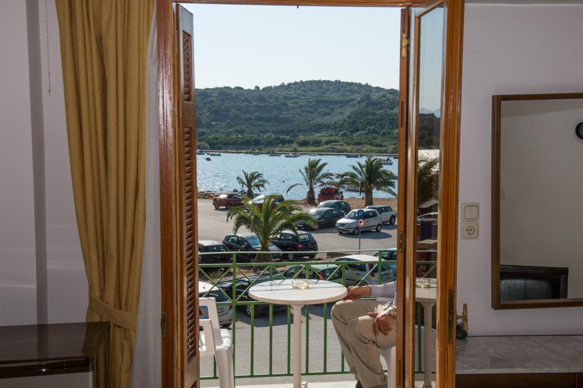 Verdelis Inn Epidaurus Room photo